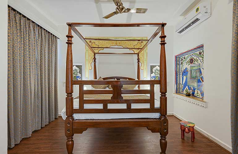 Elephanta Lake View Suite with Balcony 2